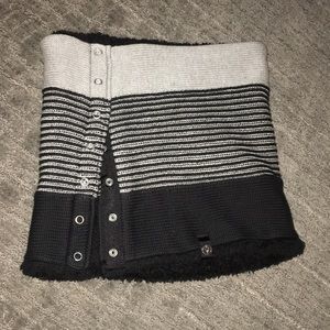 Ivivva snap scarf